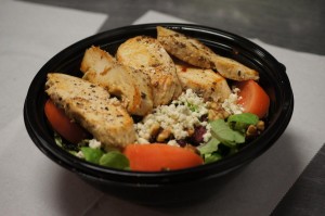 blue cheese salad with grilled chicken